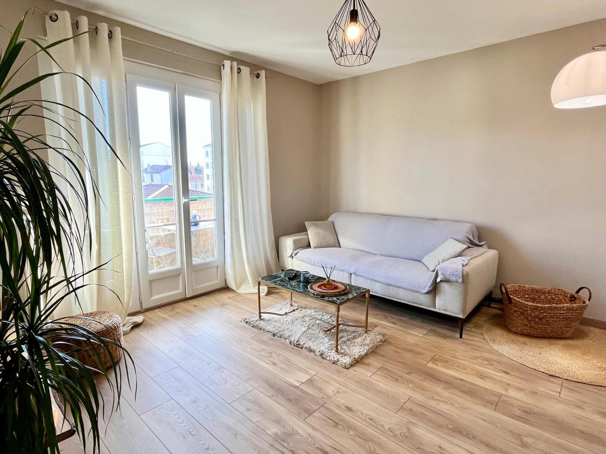 Appart' Chaleureux Avec Balcon/800m Gare Et Centre